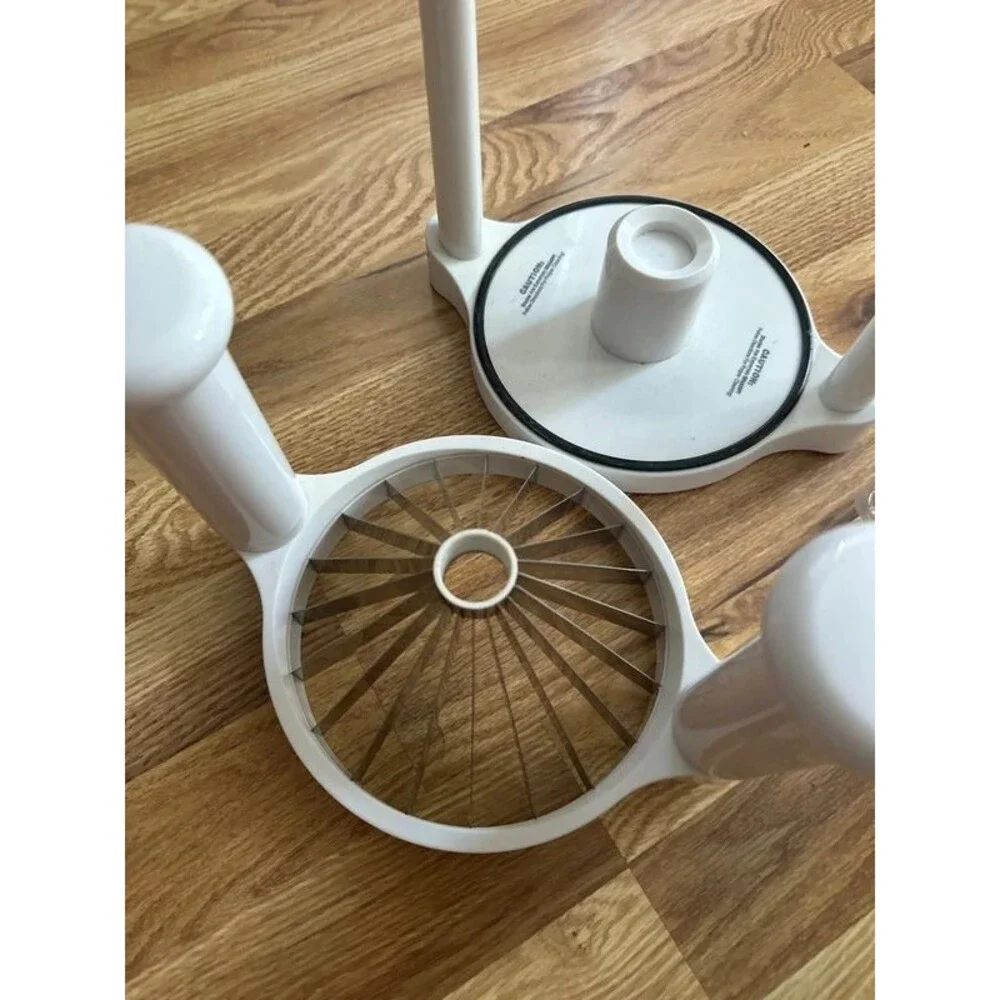 Blooming onion cutter